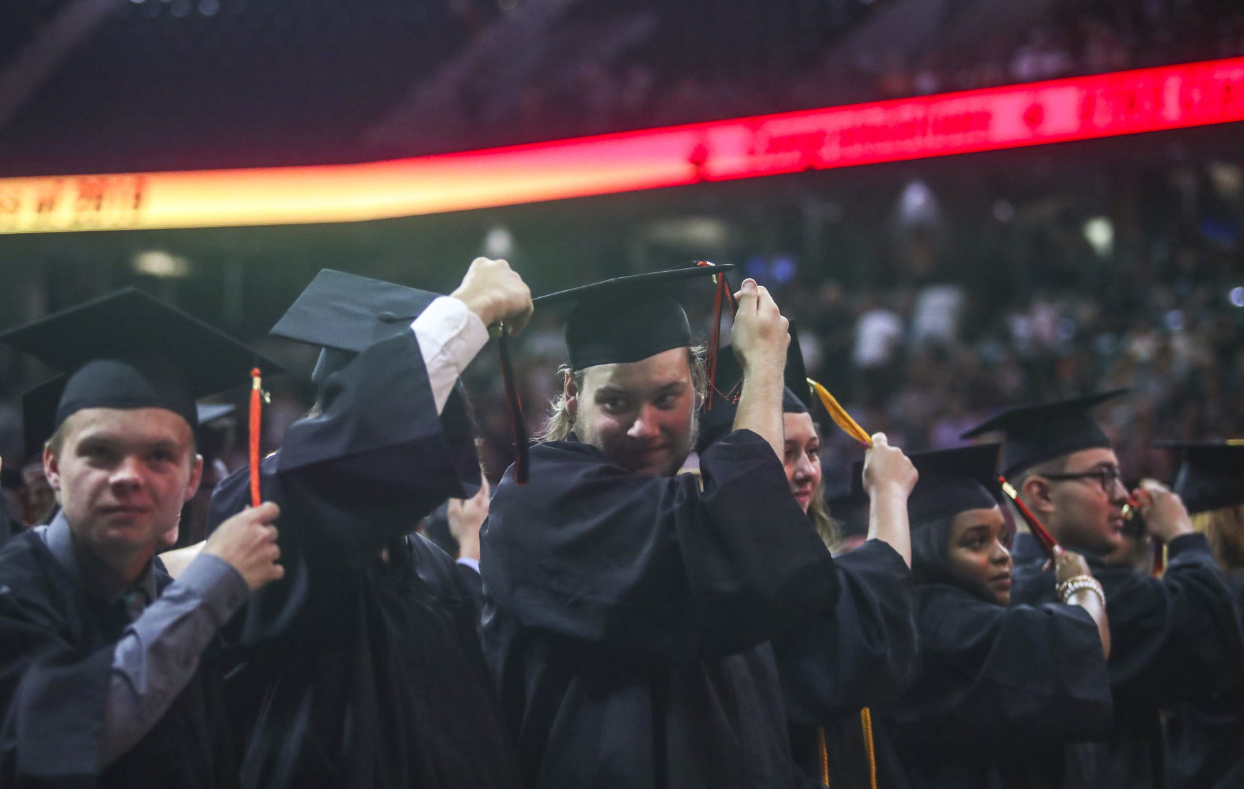 060219-mda-nws-uthsgrad-022